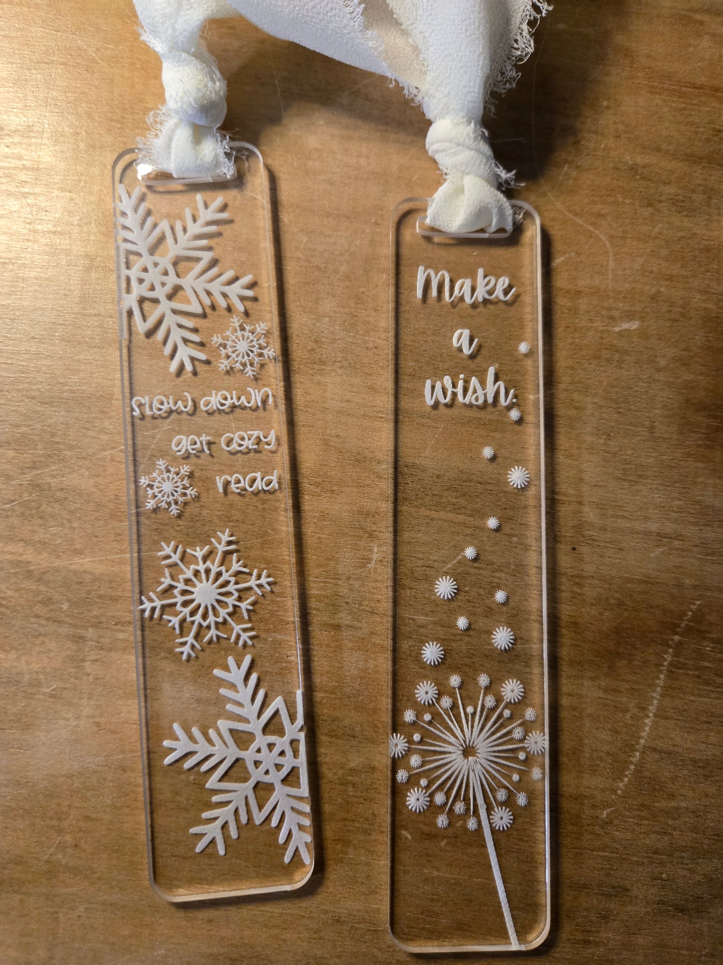 Engraved Acrylic Bookmark – Cozy Snowflake or Dandelion Design